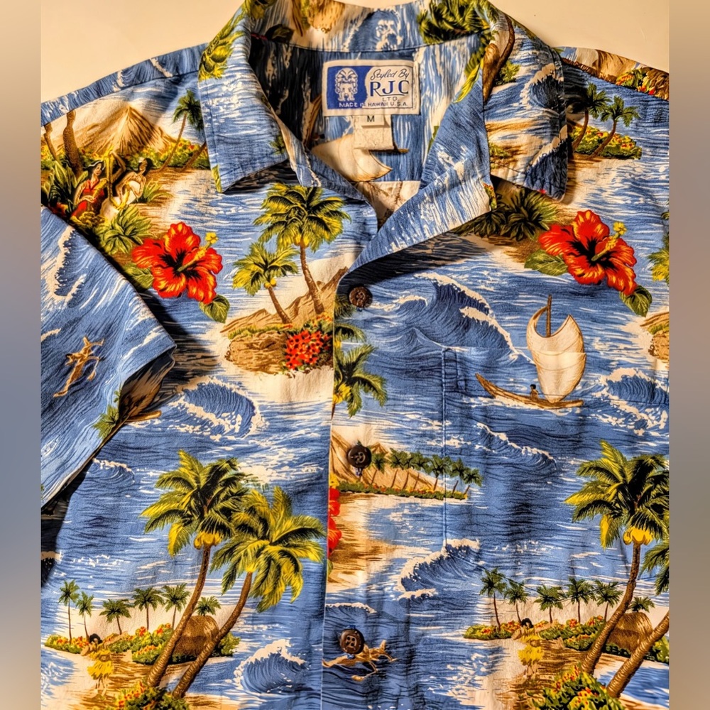 Robert J Clancey Vintage Made In Hawaii 
Mens button front Shirt Men’s Medium